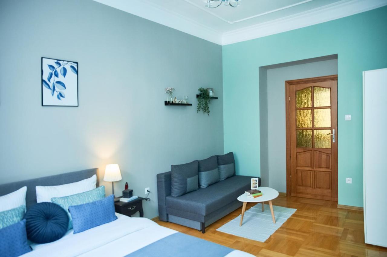 Cozy Apartment, 5Mins To Opera 利沃夫 外观 照片
