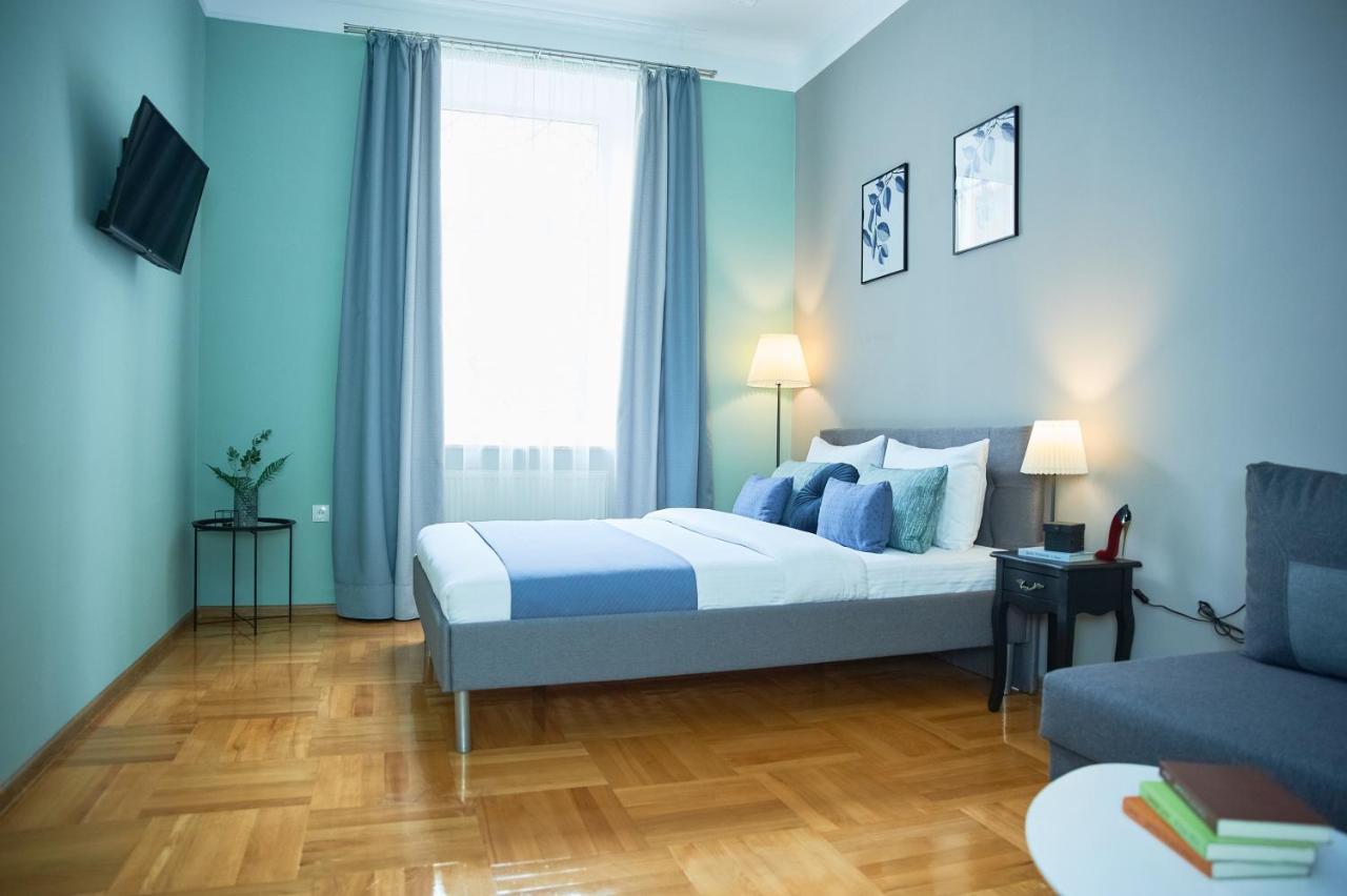 Cozy Apartment, 5Mins To Opera 利沃夫 外观 照片